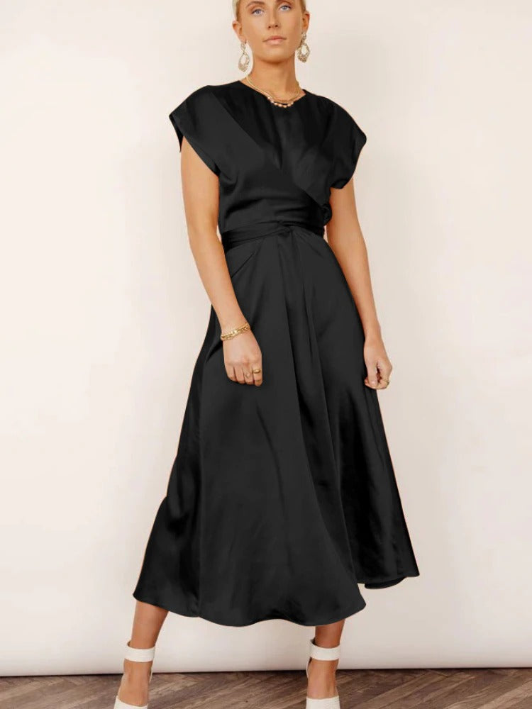 Victoria Elegant Draperet Kjole – Sofistikeret Stil til Enhver Anledning