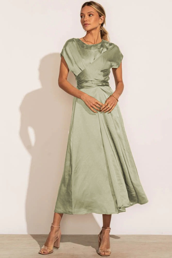 Victoria Elegant Draperet Kjole – Sofistikeret Stil til Enhver Anledning