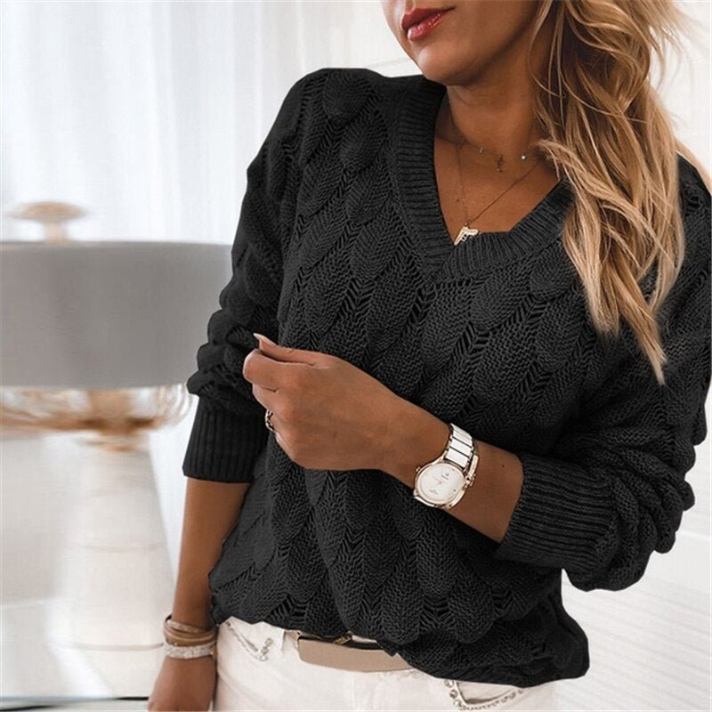 Ella Komfortabel V-hals Sweater med Bladmønster