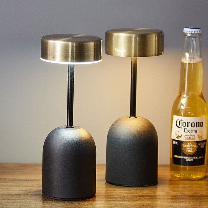 VinoLight - genopladeligt LED-lys formet som et vinglas