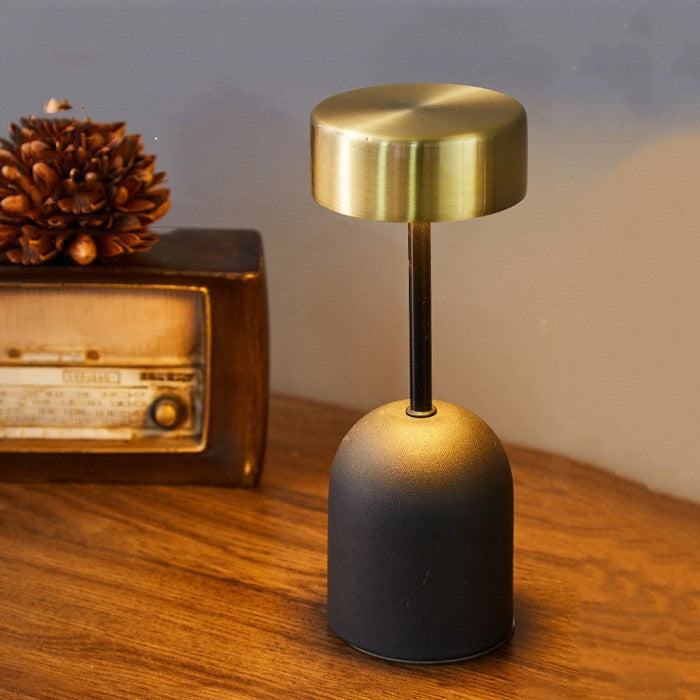 VinoLight - genopladeligt LED-lys formet som et vinglas