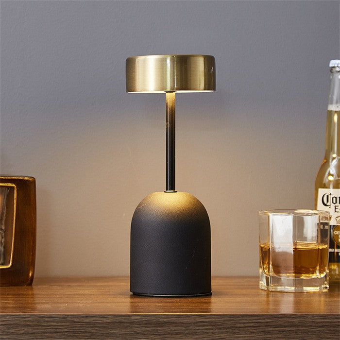 VinoLight - genopladeligt LED-lys formet som et vinglas