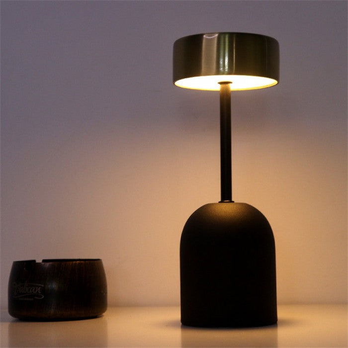 VinoLight - genopladeligt LED-lys formet som et vinglas